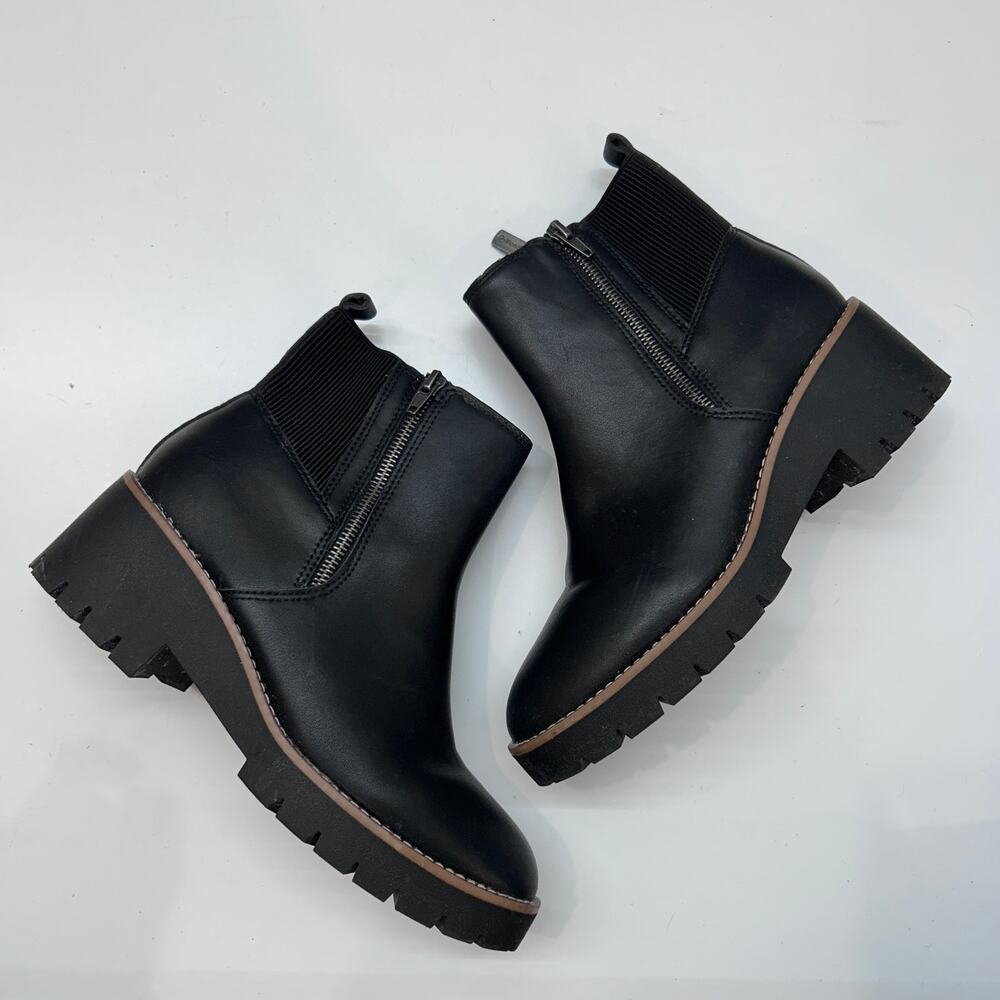 $170 Blondo Damaris Waterproof Chelsea Boot 9 Black Leather Platform